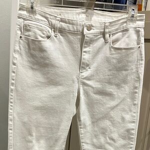 White House Black Market Size 8 White Crop Jeans